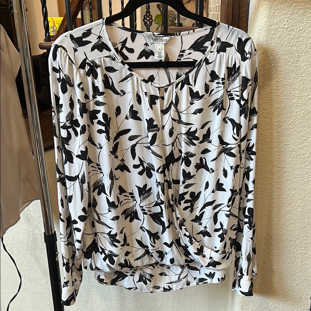 WHBM Black & White Long Sleeve Blouse